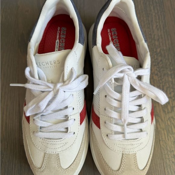 Skechers - Picture 7 of 7